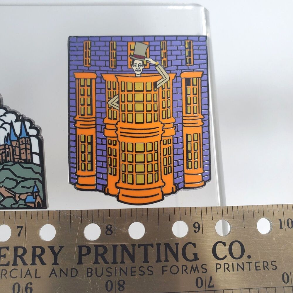 Harry Potter Enamel 5 Pin Set Magical Places Loot Crate 2021 Hogwarts Hogsmeade - Picture 7 of 12